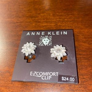 NWT Anne Klein clip-on earrings